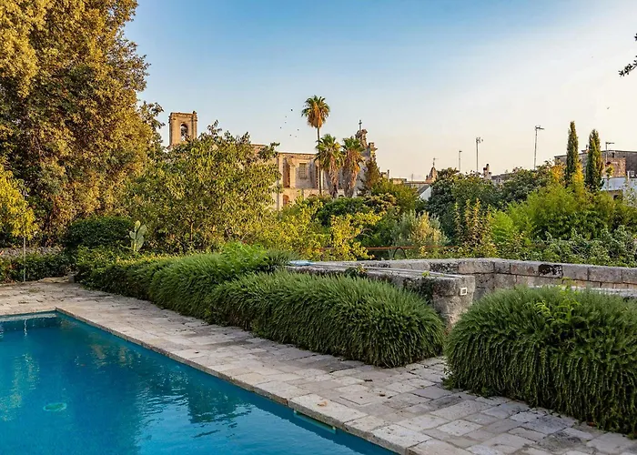16th-century Palace With Pool In Muro Leccese